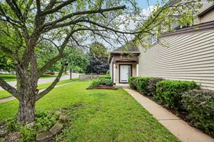 647 E Princeton Ct, Round Lake Beach, IL 60073 - Photo 4