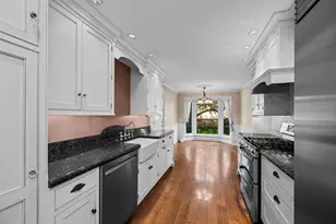 1653 N Belmont Ct, Arlington Heights, IL 60004 - Photo 2