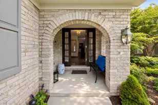 14 Tartan Ridge Rd, Burr Ridge, IL 60527 - Photo 2