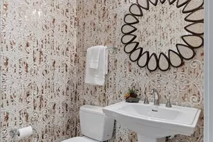 194 N Park Dr, Chicago, IL 60601 - Photo 20