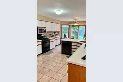 2460 Otter Creek Lane, Elgin, IL 60123 - Photo 14