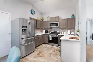 417 Travelaire Ave, Naperville, IL 60565 - Photo 10