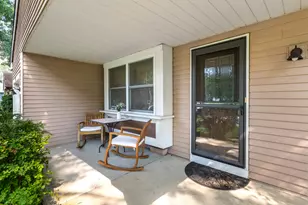 417 Travelaire Ave, Naperville, IL 60565 - Photo 2