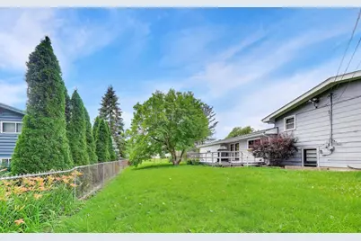 2401 E Thornwood Drive, Lindenhurst, IL 60046 - Photo 28