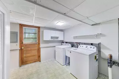 2401 E Thornwood Drive, Lindenhurst, IL 60046 - Photo 22