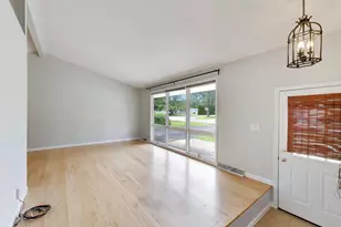 2401 E Thornwood Dr, Lindenhurst, IL 60046 - Photo 2