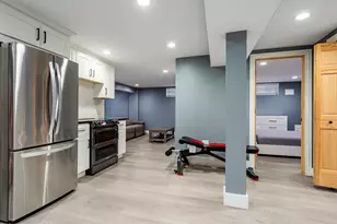 6819 N Keystone Ave, Lincolnwood, IL 60712 - Photo 18