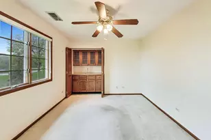 245 Windsor Ln, Willowbrook, IL 60527 - Photo 14