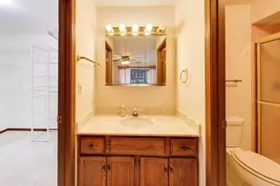 245 Windsor Ln, Willowbrook, IL 60527 - Photo 20