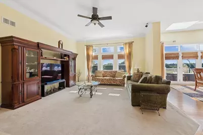 527 Mallard Point Circle, North Aurora, IL 60542 - Photo 8