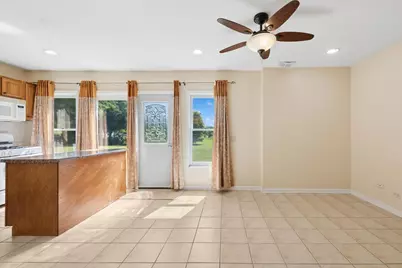 527 Mallard Point Circle, North Aurora, IL 60542 - Photo 32
