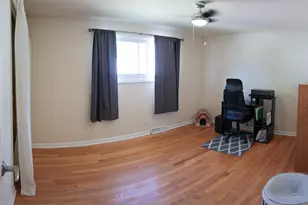 240 Brentwood Dr, Des Plaines, IL 60016 - Photo 20