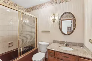 200 N Shore Dr, Oakwood Hills, IL 60013 - Photo 14