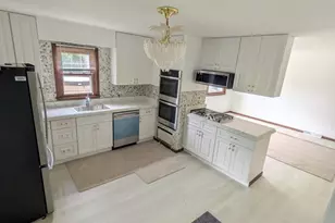 1825 E Sitka Ln E, Mount Prospect, IL 60056 - Photo 12