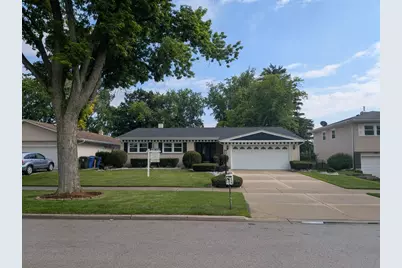 1825 E Sitka Lane E, Mount Prospect, IL 60056 - Photo 2