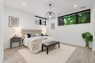 1541 W Pearson St, Chicago, IL 60642 - Photo 20