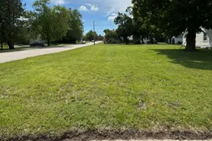 3250 Gilboa Ave, Zion, IL 60099 - Photo 1