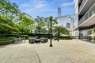 10 E Ontario St, Chicago, IL 60611 - Photo 36