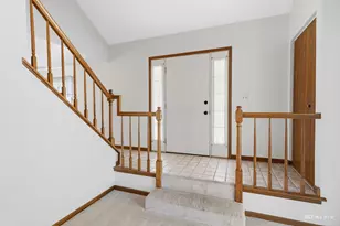 2S726 Timber Dr, Warrenville, IL 60555 - Photo 4