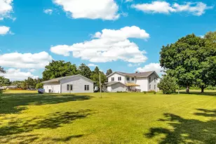 9690 N 2nd St, Roscoe, IL 61073 - Photo 2