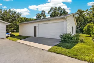 9690 N 2nd St, Roscoe, IL 61073 - Photo 6