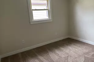 247 E Holmes St, Paxton, IL 60957 - Photo 10