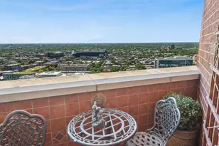 3660 N Lake Shore Dr, Chicago, IL 60613 - Photo 12