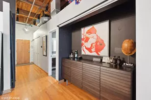 300 W Grand Ave, Chicago, IL 60610 - Photo 8