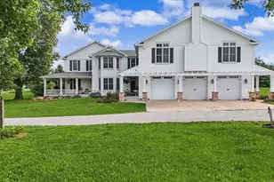 1090 Bucks Pond Rd, Monticello, IL 61856 - Photo 4