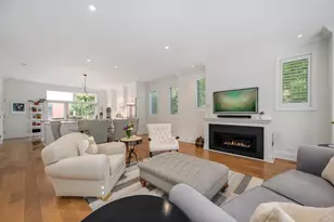 461 N Clinton St, Chicago, IL 60654 - Photo 10