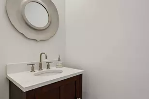 461 N Clinton St, Chicago, IL 60654 - Photo 16