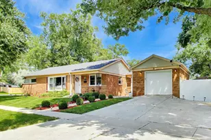 2752 174th St, Hazel Crest, IL 60429 - Photo 2