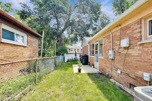 2752 174th St, Hazel Crest, IL 60429 - Photo 20