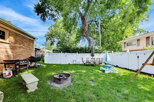 2752 174th St, Hazel Crest, IL 60429 - Photo 22