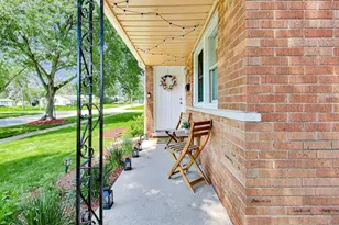 2752 174th St, Hazel Crest, IL 60429 - Photo 4