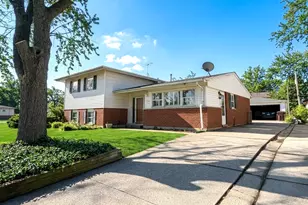 126 Indiana St, Park Forest, IL 60466 - Photo 2