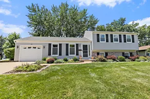 34 Paxton Ln, Schaumburg, IL 60194 - Photo 1