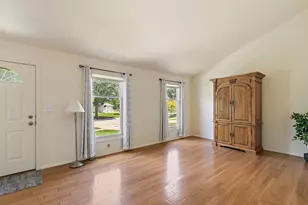34 Paxton Ln, Schaumburg, IL 60194 - Photo 6