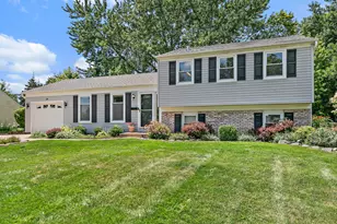 34 Paxton Ln, Schaumburg, IL 60194 - Photo 2