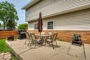 591 Sussex Ct, Elk Grove Village, IL 60007 - Photo 36