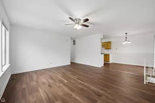 13 Elm Ct, Bolingbrook, IL 60440 - Photo 2