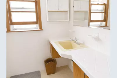 1105 Avenue I, Sterling, IL 61081 - Photo 16