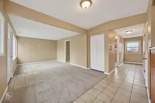 33704 N Oakland Dr, Gages Lake, IL 60030 - Photo 2