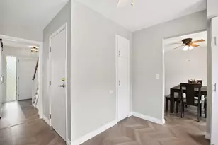 21 Kyle Ct, Willowbrook, IL 60527 - Photo 10