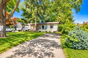 291 3rd St, Wheeling, IL 60090 - Photo 2