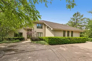 1191 Hunters Ln, Libertyville, IL 60048 - Photo 1