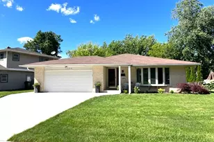 3600 Brookmeade Dr, Rolling Meadows, IL 60008 - Photo 12