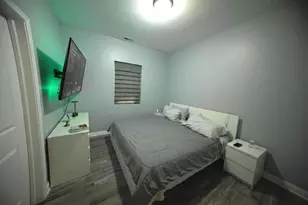 2711 W Polk St, Chicago, IL 60612 - Photo 10
