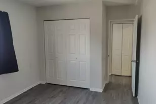 29 N Hillside Ave, Hillside, IL 60162 - Photo 8