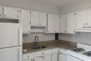 29 N Hillside Ave, Hillside, IL 60162 - Photo 2